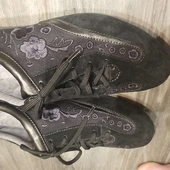 Hush Puppies Shoes Hush Puppies Womens Sz 8m Leather Upper Balance